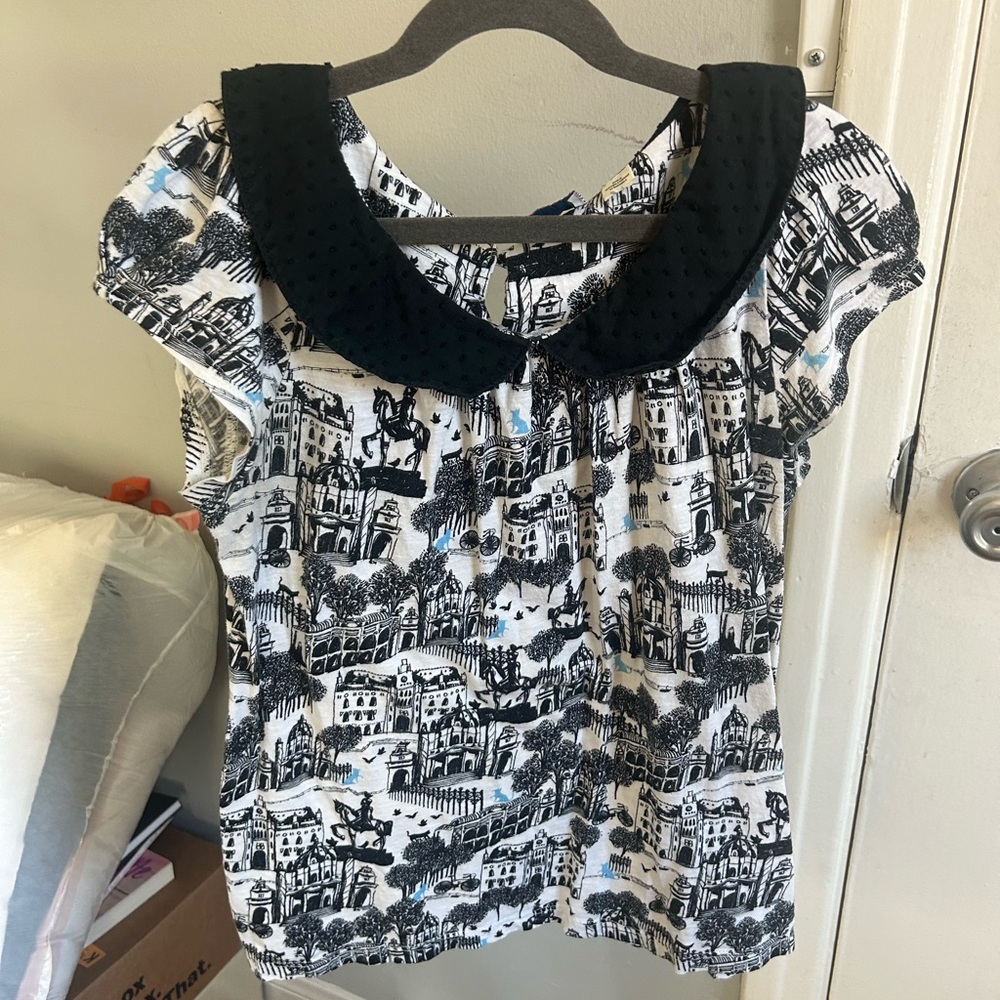 Women's Black and White Printed Top